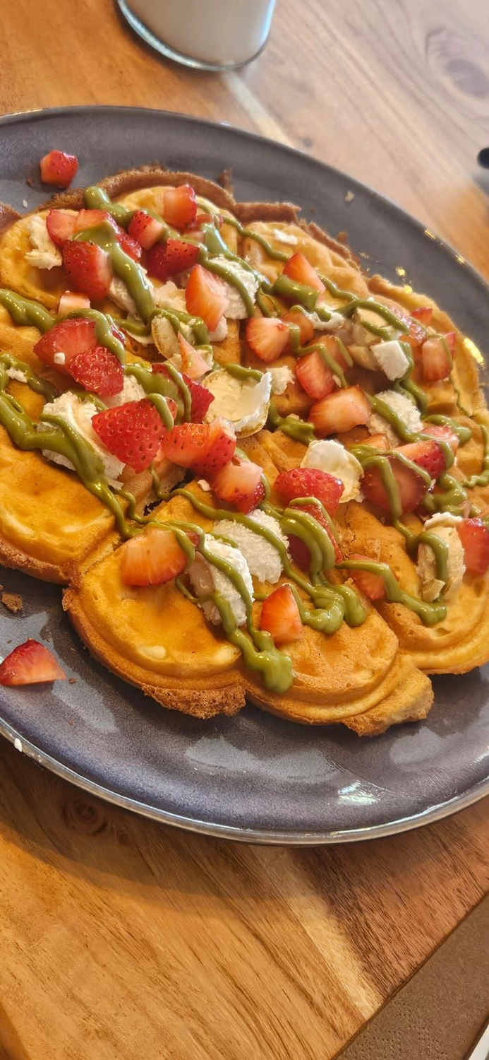Eis und Waffeln