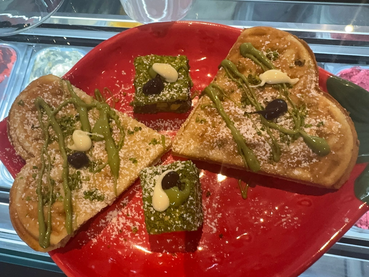 Cafe SweetUP - Handgemachte Waffeln & Kaffee - LattePralino White