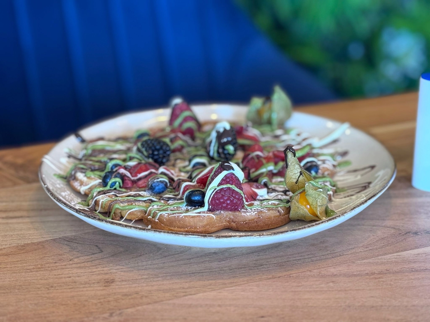 Cafe SweetUP - Handgemachte Waffeln & Kaffee - LattePralino White